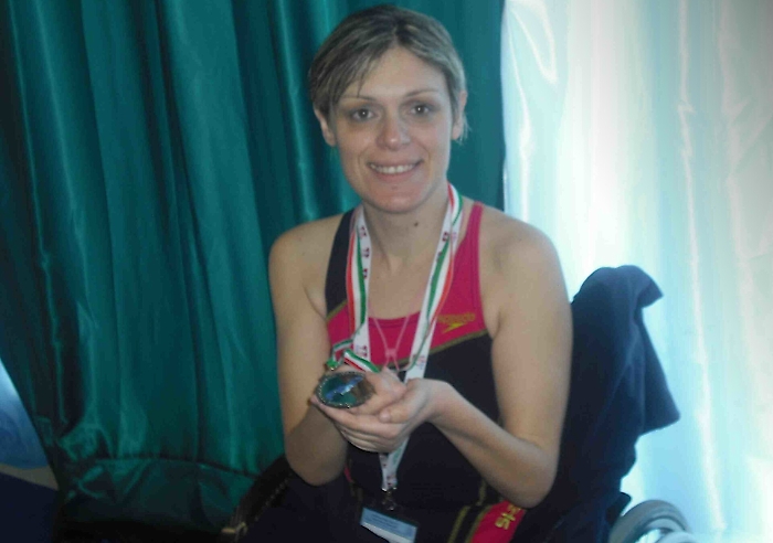 Rubata a Petrosino la carrozzina alla campionessa paralimpica di nuoto: «È come se mi avessero preso le gambe»