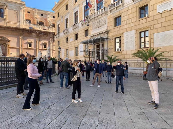 Misure anti Covid: in centro a Palermo scatta il divieto di stazionamento