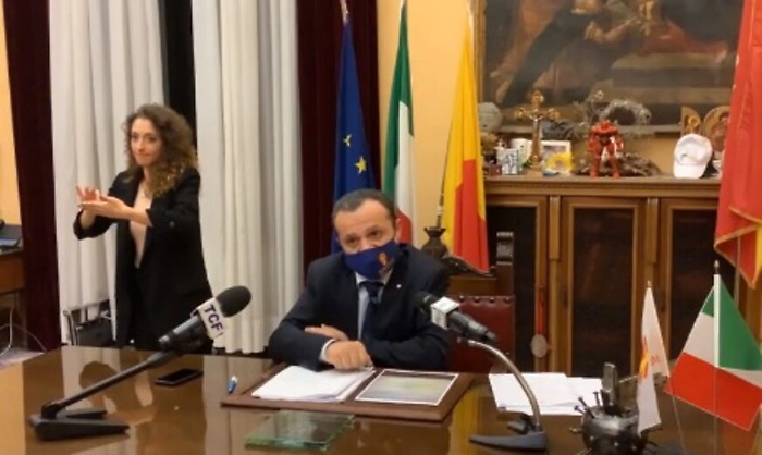 Covid, sindaco di Messina De Luca delimita parte della città con "zona rossa"