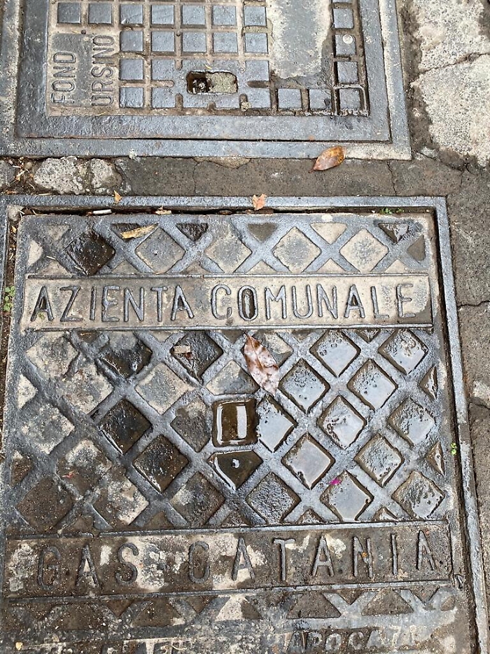 Catania: se questo è un tombino dell'"azienTA" comunale...