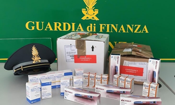 Siracusa, farmaci trasportati a temperature alte: scattano due denunce
