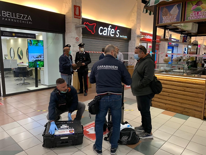 Sparatoria "Conforama", divieto di accesso nei bar di Riposto per padre aggressore