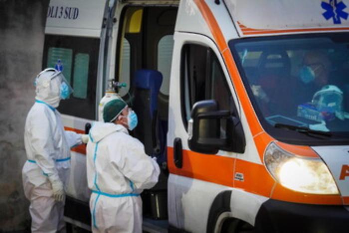 Riprendono morte disabile e diffondono video sui social: denunciati