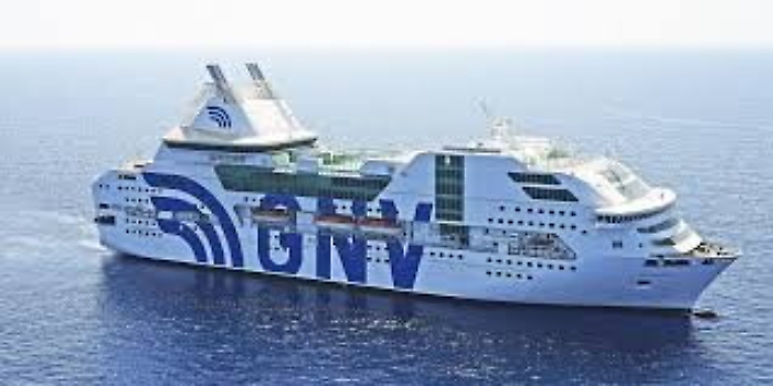 Porto Empedocle, migranti in fuga dalla nave quarantena