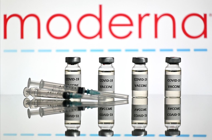 Vaccino Moderna contro il Covid, «efficacia al 100% nei casi gravi»