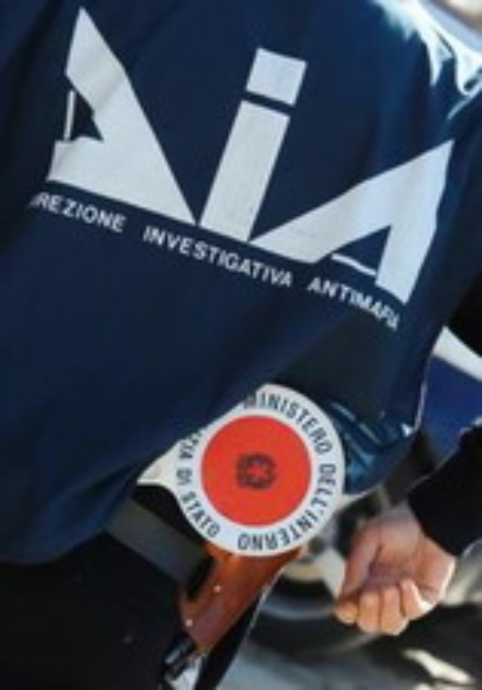 Case, garage e auto di lusso sequestrate ad affiliato del clan Trigila