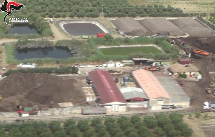 Rifiuti, scoperto traffico illecito in Sicilia orientale: 16 in manette