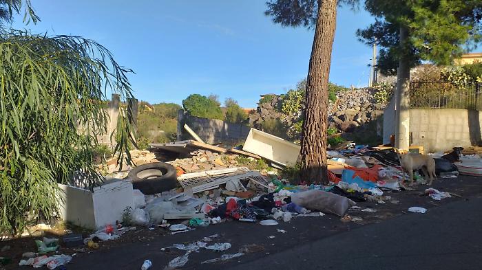 Belpasso: discarica Villaggio delle Ginestre