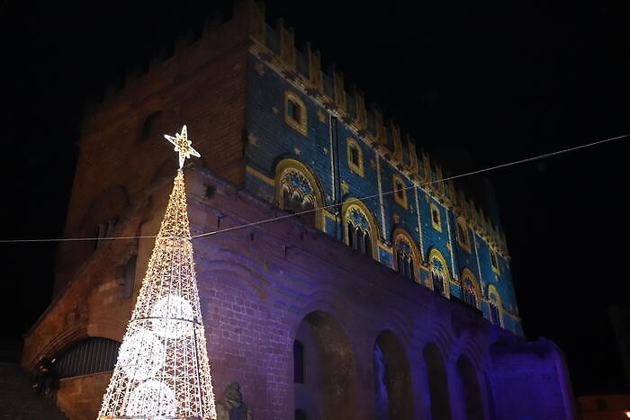 Covid, incombe il "rosso" sulle Feste ma il Governo ancora non decide