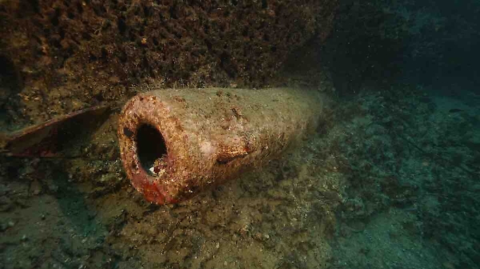 Recuperata un'anfora a siluro nel mare di Porticello