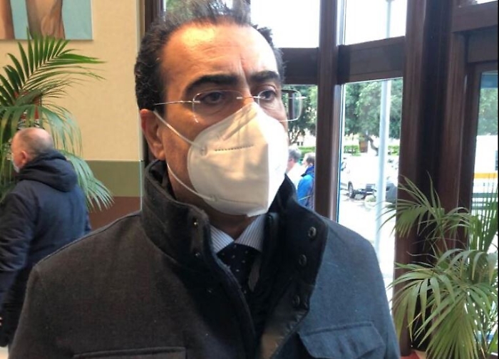 Vaccino, il medico (del Cts siciliano) fuori dal coro: «Prodotto senza evidenze scientifiche chiare»