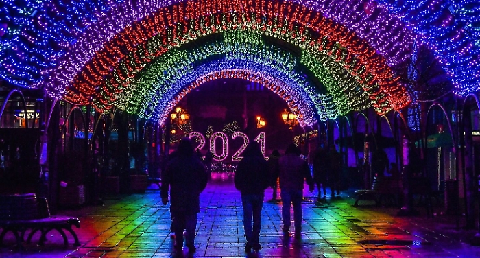 L'Italia torna rossa, 6 giorni di lockdown: è già caccia ai “furbetti” del Capodanno