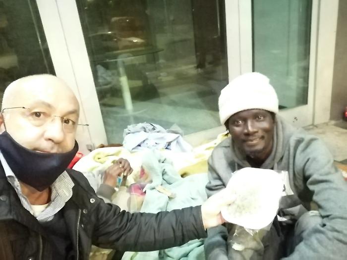 Catania: Tony, l'infermiere che aiuta i bisognosi, cerca aiuto