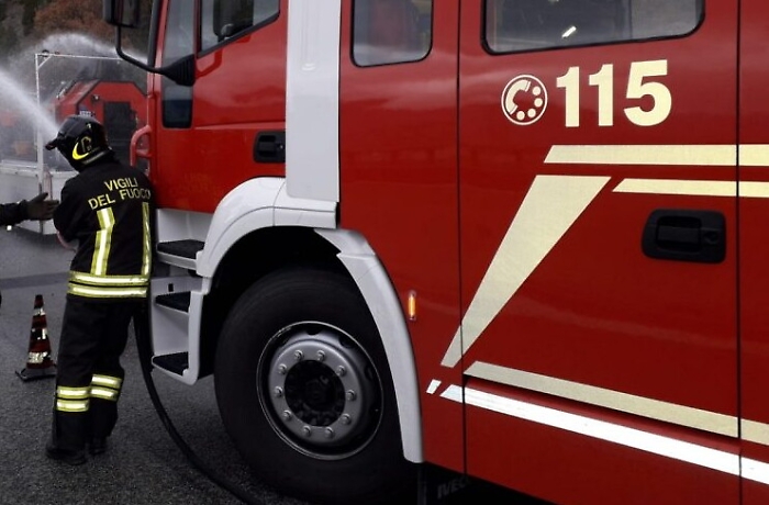 Minaccia suicidio e fa scoppiare bombola dopo revoca del reddito di cittadinanza