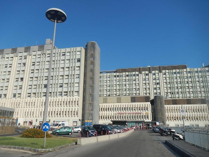 Vaccini Covid, altri congelatori e frigoriferi al Cannizzaro di Catania