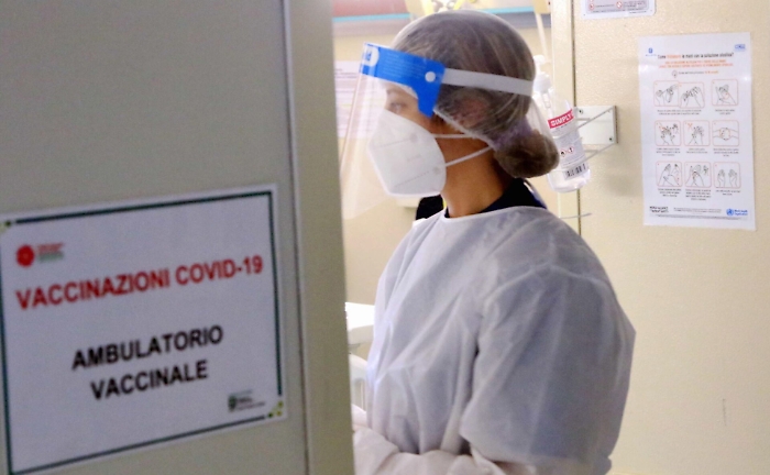 Covid: in Sicilia 18.000 vaccinati, ieri oltre 8.000 somministrazioni