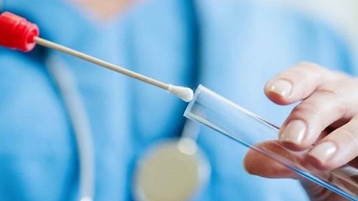 Covid, va al supermercato subito dopo test positivo: dottoressa la scopre