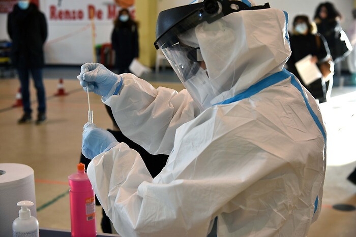 Covid, bollettino 8 gennaio: in Sicilia contagio cresce ancora. Nuovi casi sono 1.842