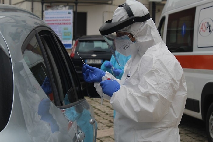 Covid, test rapidi nel computo nazionale quotidiano dei casi positivi