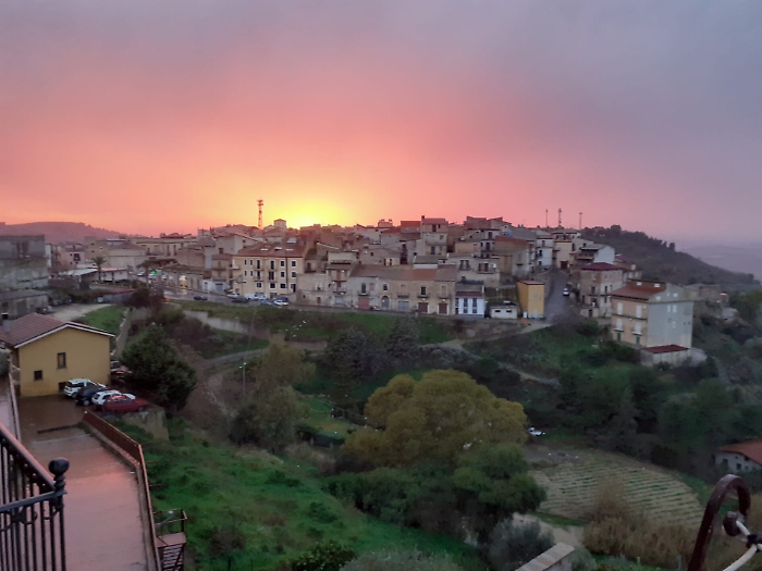 Mazzarino (Cl): "TV, libri, musica e Lui...il mio paese