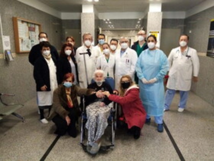 Covid, nonnina centenaria dimessa da ospedale a Marsala