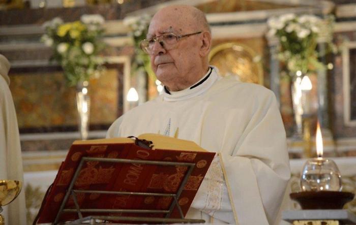 Compie 100 anni don Francesco Panebianco, sacerdote più anziano della diocesi di Acireale