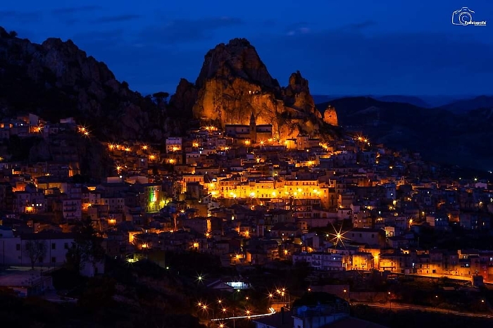 Gagliano Castelferrato (En) sembra un eterno presepe