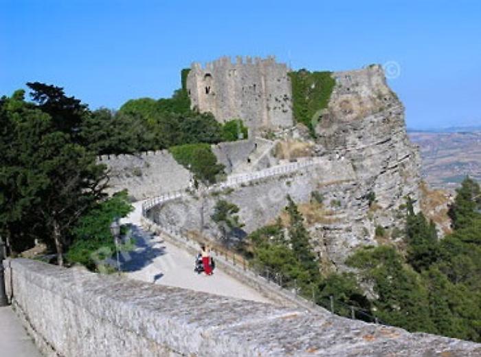 Regione, 3,3 milioni per riqualificare il Tempio di Venere Ericina e il Convento dei Cappuccini