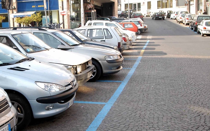 Catania, per la zona rossa sospese le strisce blu fino al 30 gennaio