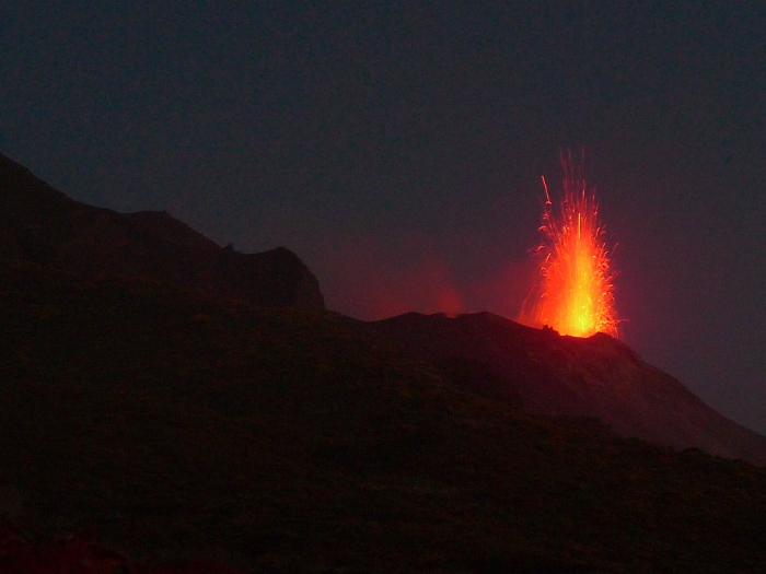 Trabocco lavico  sullo Stromboli: &laquo;&Egrave; un peccato che non ci siano turisti&raquo;