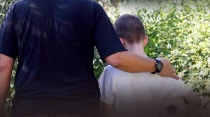 Parla una delle vittime del prete accusato di abusi a Enna: «Voleva comprarmi, ma ho trovato la forza di denunciarlo»