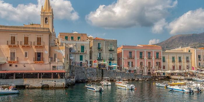 Lipari, medico positivo al Covid: 11 pazienti in quarantena