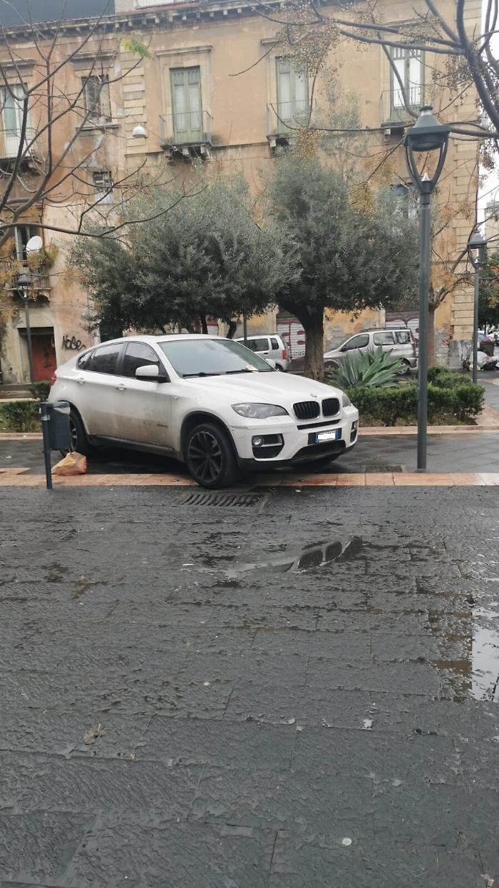 Catania: la pandemia non ferma l'inciviltà