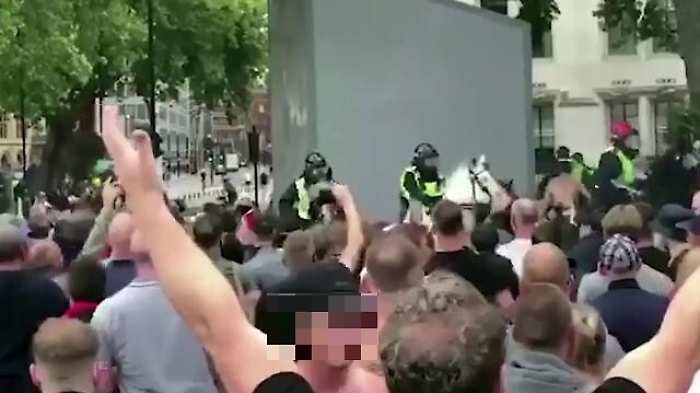 Razzisti e negazionisti anche a Palermo, perquisizioni della Polizia