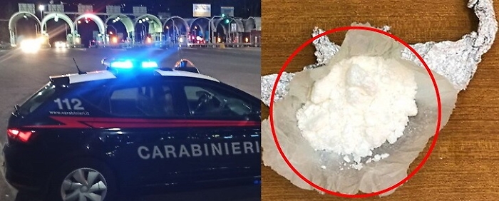 Giarre, 16enne nasconde cocaina nel reggiseno: arrestata con il fidanzato