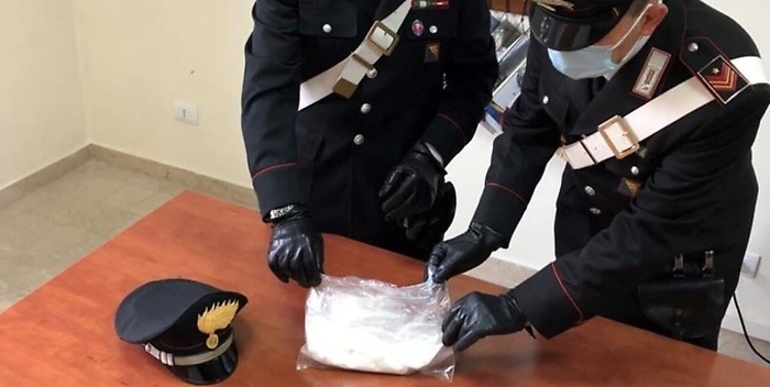 Messina, la droga nella busta con le bistecche: arrestato 52enne