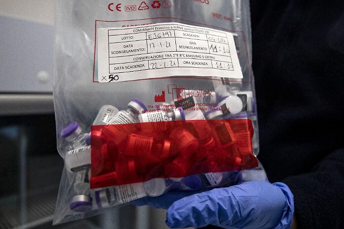 Furbetti del vaccino, nove su dieci sono in Sicilia