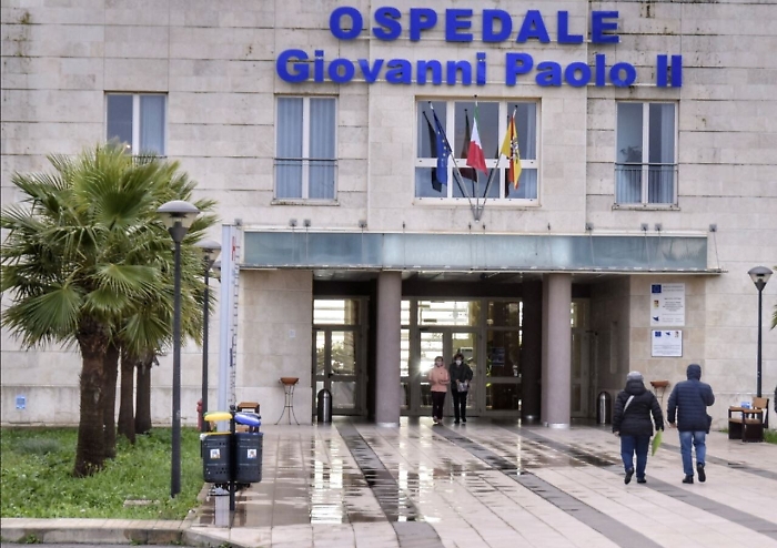 Incidenti stradali, motocilista di 18 anni muore in ospedale a Ragusa