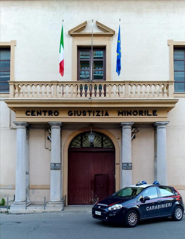 Maxirissa per la "fidanzatina" contesa: denunciati 14 minorenni a Palermo