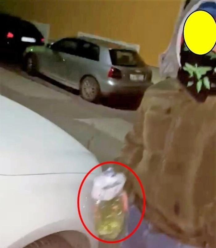 Ramacca, danno fuoco ad auto per ripicca: due minori denunciati