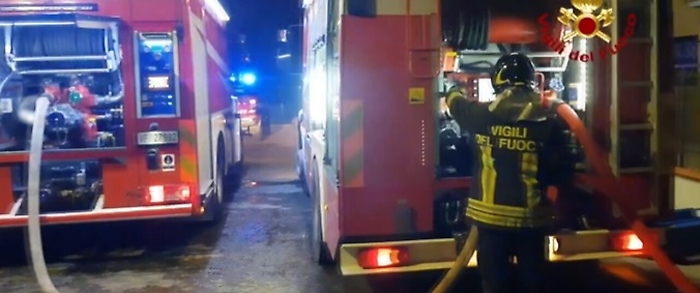 Petrosino, incendio divampa in casa: salvata famiglia di 4 persone