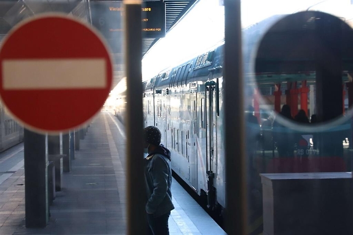 Covid, gli spostamenti tra le regioni
Il divieto prorogato fino al 5 marzo