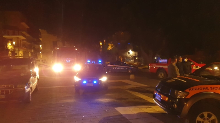 Palma di Montechiaro, due cittadini hanno notato l'incendio a Palazzo ducale ed hanno telefonato al sindaco