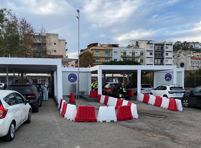 Covid: Sicilia "zona gialla", ma chi arriva da altre regioni deve fare il tampone