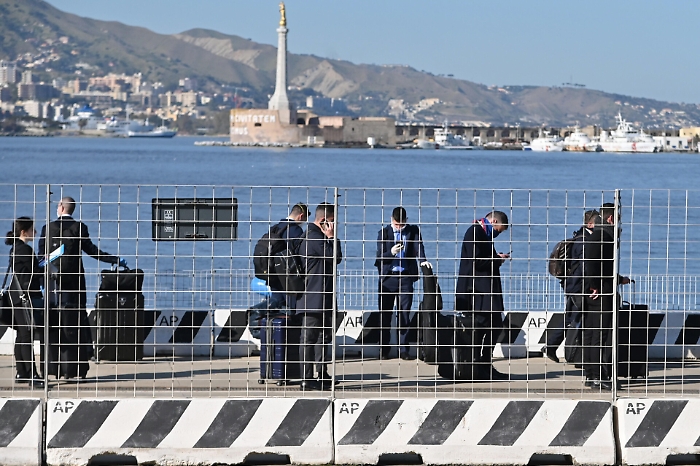 Covid, il primo decreto Draghi: confini chiusi tra Regioni e stop a visite in zona rossa