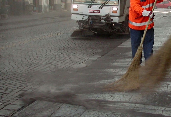 Cenere Etna, a Catania revocati divieti per le due ruote e limite di velocit&agrave;