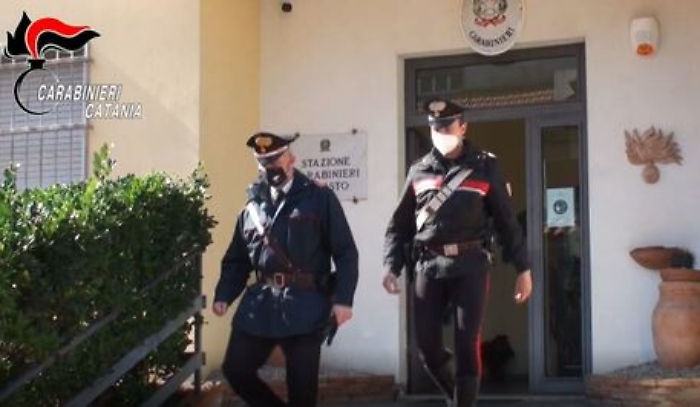 Riposto, baby criminali arrestati per sequestro di persona, rapina ed estorsioni