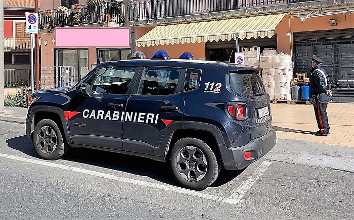Minaccia figlia della compagna nel Catanese: &laquo;Se tua madre non torna, vi ammazzo&raquo;