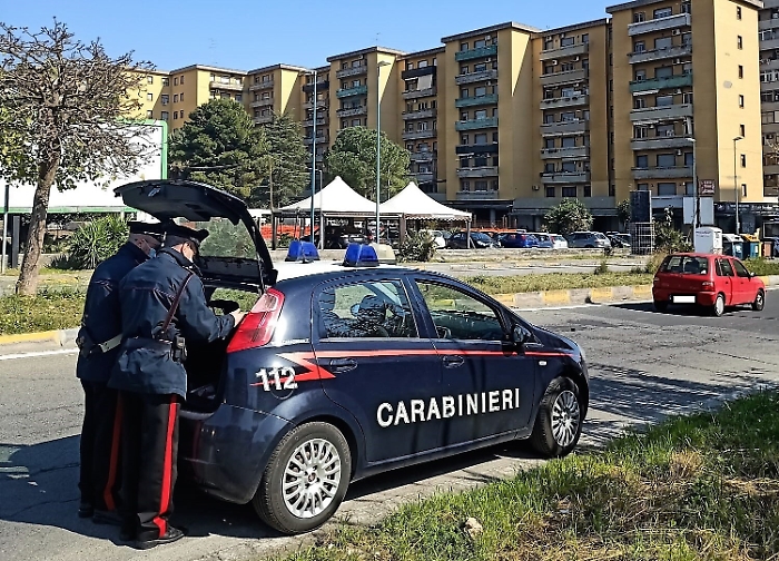 Catania, controlli dei carabinieri nel quartiere di Librino