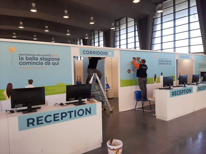 Catania, le vaccinazioni di massa nell'ex mercato ortofrutticolo